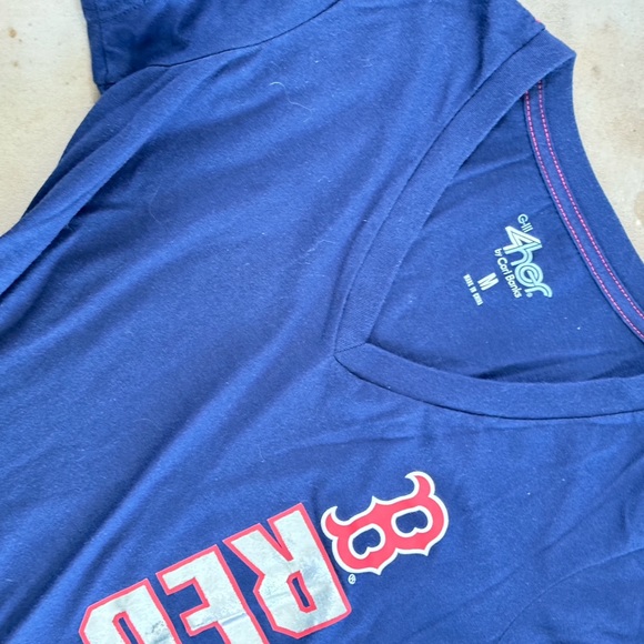 ⚾️❤️Cute Metallic 2018 Boston Red Sox V-Neck Tee - Navy, Red, Silver -Medium❤️⚾️ - Picture 8 of 10